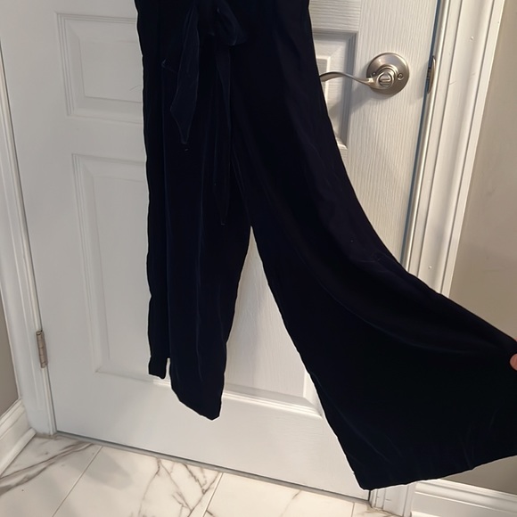 GAP Navy Velvet Wide Leg Jumpsuit Size 8 - Picture 3 of 7